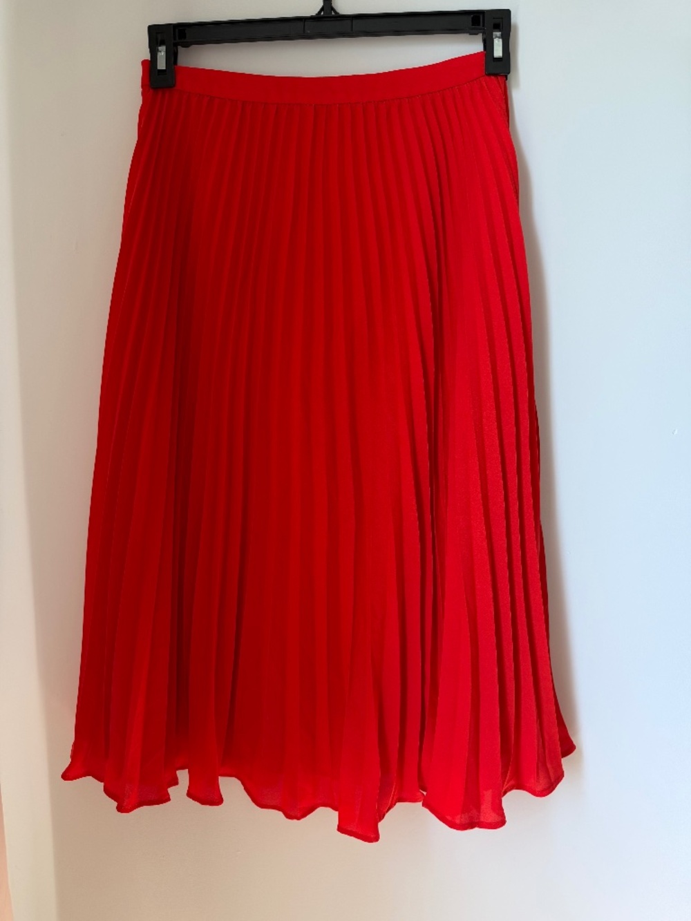 Banana Republic Red Pleated Midi Skirt - Size 2
